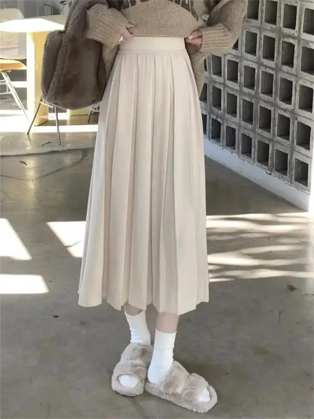 2024 Women's Pleated Midi Skirt Autumn Solid Color High Waist Retro Skirt