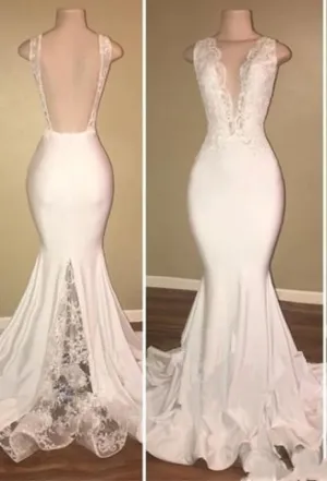 Bridelily Elegant Long Mermaid Prom Dresses | V-Neck Backless Lace Evening Gowns